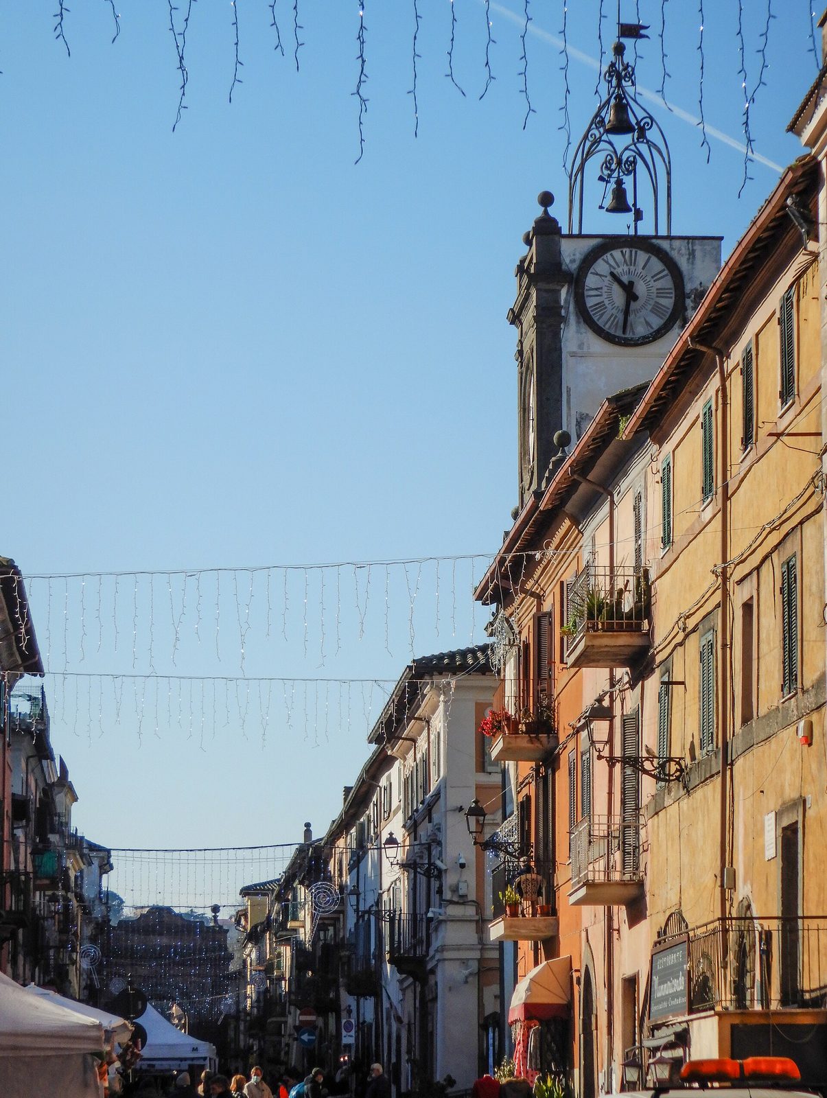 Il Corso ed il campanile del Gonfalone, Campagnano di Roma.jpg